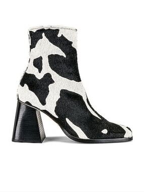 Alohas South Bootie Cow Print Haircalf Size 35 US 5